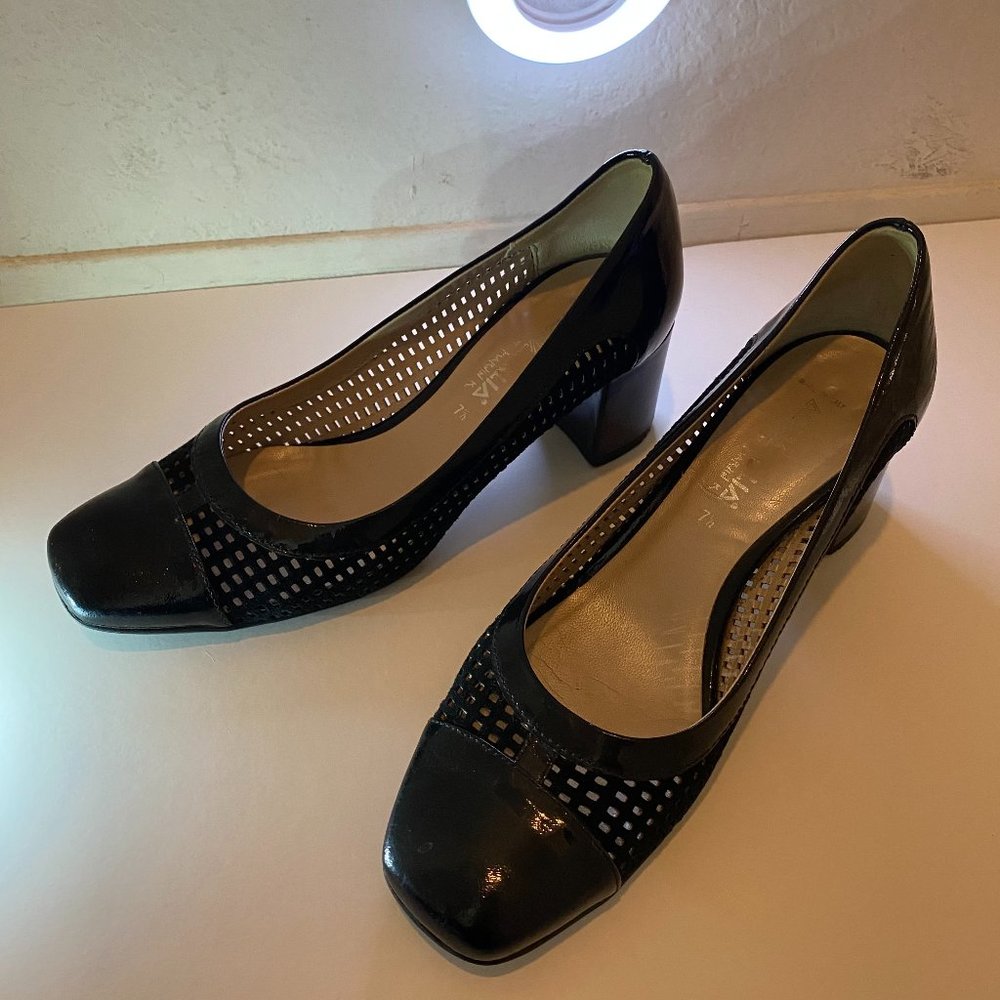 Aquatalia | Shiny Black Square-Toe Pump